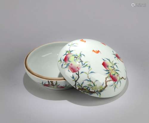 A Chinese Famille-Rose Porcelain Box with Cover