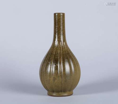 A Chinese Tea-Dust Glazed Porcelain Vase