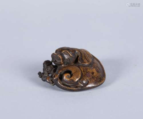 A Chinese Bronze Paper Weight