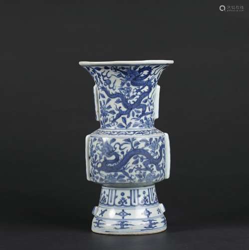 A Chinese Blue and White Porcelain Vase