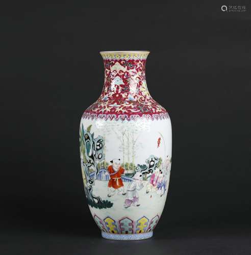 A Chinese Famille-Rose Porcelain Vase