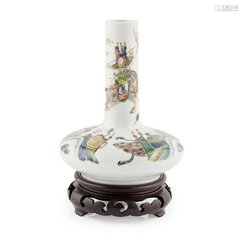 FAMILLE VERTE 'ROMANCE OF THE THREE KINGDOMS' BOTTLE VASE