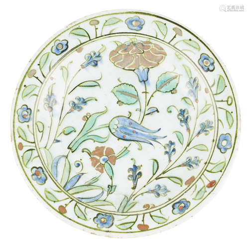 IZNIK UNDERGLAZE-PAINTED POTTERY DISH