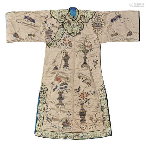 EMBROIDERED SILK LADY'S ROBE