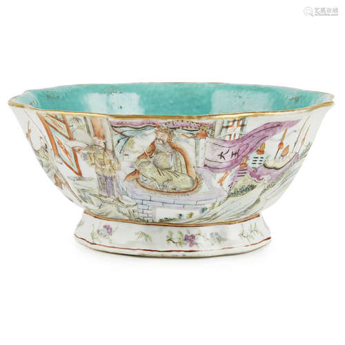 FAMILLE ROSE LOBED FOOTED BOWL