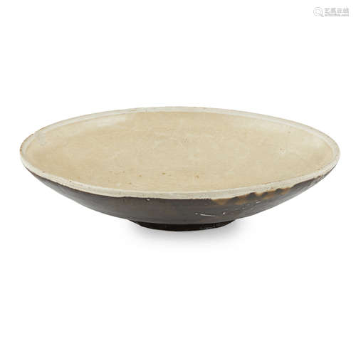 CIZHOU WHITE AND BLACK GLAZED DISH