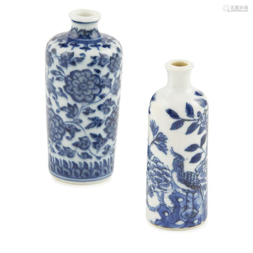 BLUE AND WHITE 'LOTUS' SNUFF BOTTLE