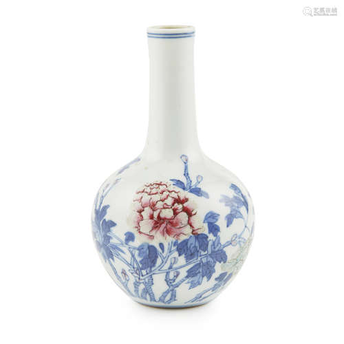 SMALL FAMILLE ROSE AND UNDERGLAZE BLUE BOTTLE VASE