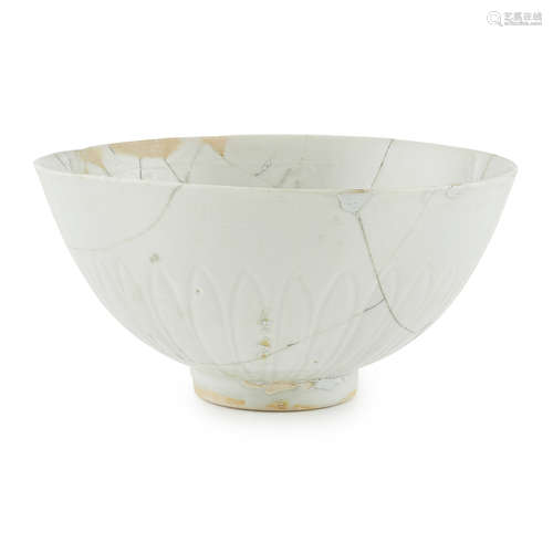 PALE-CELADON-GLAZED AND ANHUA-DECORATED 'LOTUS-SEED CAPSULE' BOWL, LIAN ZI WAN