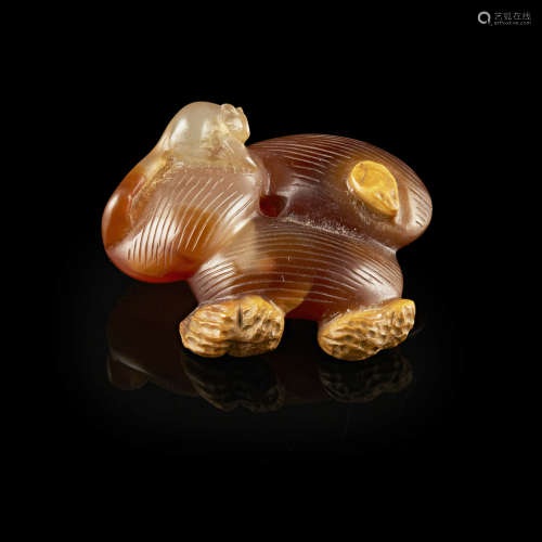 CARVED AGATE 'JUJUBE AND PEANUT' GROUP
