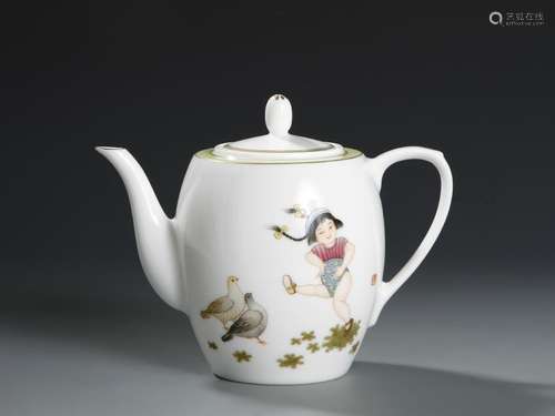 Famille Rose Teapot, Zhang Song Mao