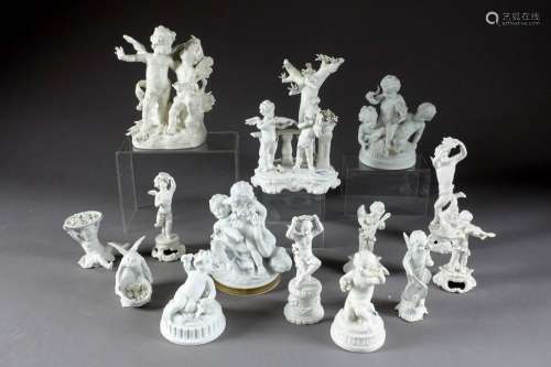 Collection de quatorze Statuettes ou Groupes. Figu...;