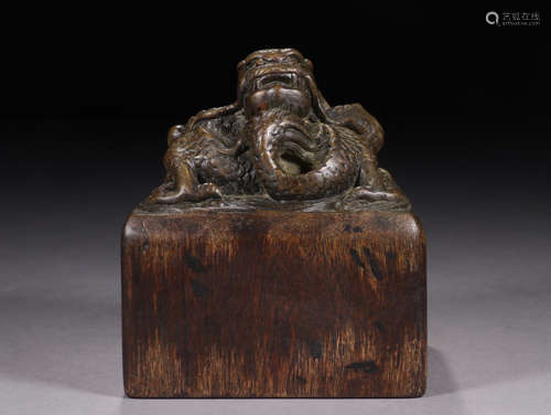 A CHENXIANG WOOD SEAL OF DRAGON PATTERN