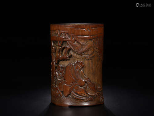 A BAMBOO PEN HOLDER CARVING STORY-TELLING PATTERN