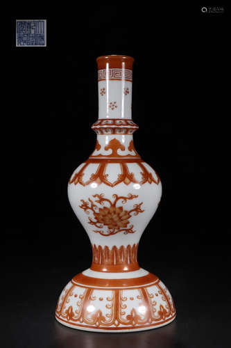 A QIANLONG MARK RED PATTERN GLAZE VASE