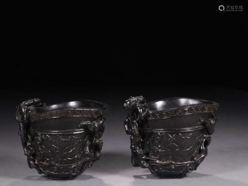 A PAIR OF ZITAN WOOD CUPS OF DRAGON PATTERN