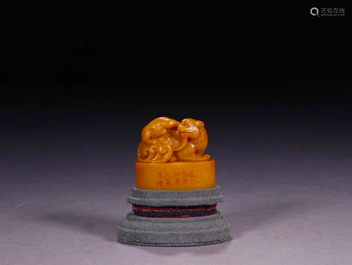 A TIANHUANG STONE SEAL OF BEAST SHAPED