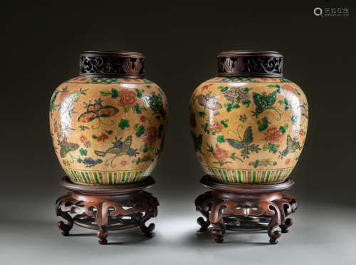 Pair 19th Chinese Antique Famille Rose Jars