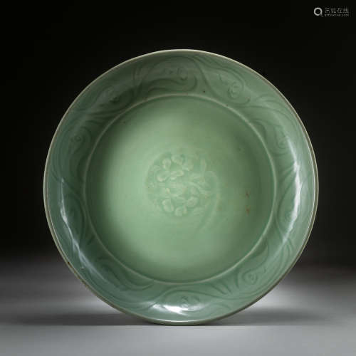 Large Yuan Style Chinese Antique Longquan Celadon Dish