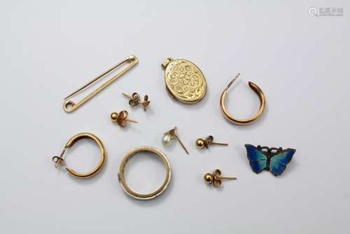 Miscellaneous 9ct Gold Jewellery including a pin brooch, silver butterfly brooch, locket, earrings, emerald ring, approx 12 gms