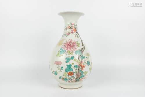 A Chinese Famille-Rose Porcelain Vase