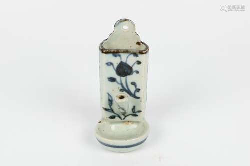 A Chinese Blue and White Porcelain Light