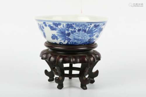 A Chinese Blue and White Porcelain Bowl with Stand