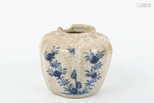 A Chinese Ge-Type Blue and White Porcelain Jar