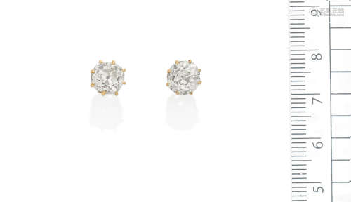 A pair of diamond earstuds