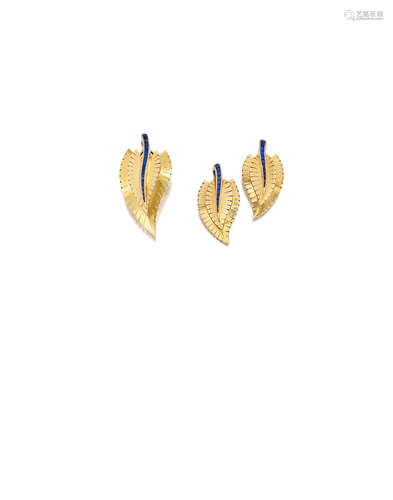 A trio of 18k gold and sapphire leaf brooches, Van Cleef & Arpels, French