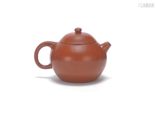 Qing Dynasty An Yixing globular teapot and cover