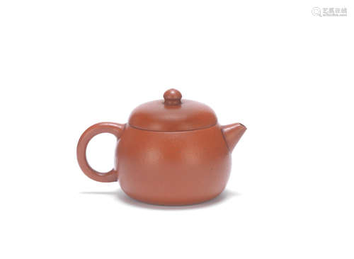 Qing Dynasty An Yixing teapot and cover