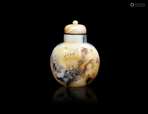 20th century A large carved agate snuff bottle and stopper