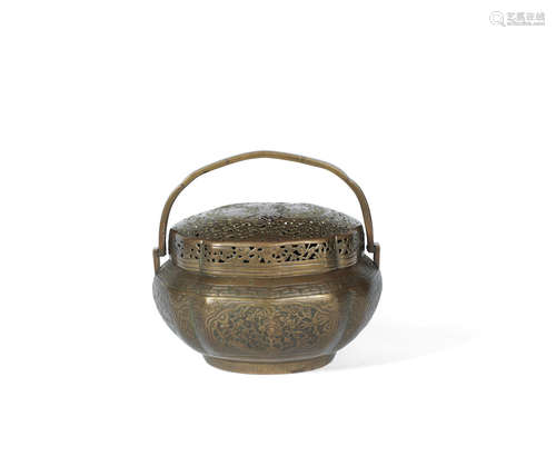 Qing Dynasty A copper alloy hand warmer and cover