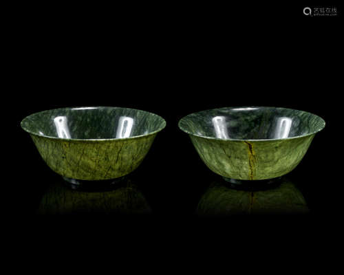 A pair of serpentine bowls