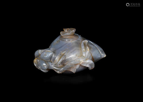 19th century A large agate peach-form water pot and cover