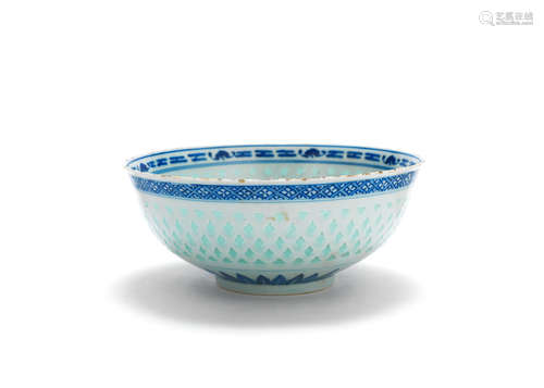 Kangxi six-character mark, Qing Dynasty A blue and white reticulated bowl