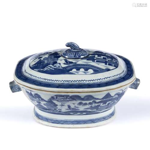 Oval export blue and white tureen and cover Chinese, early 19th Century with landscape scenes and