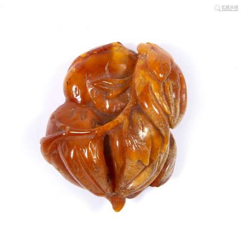 Amber carving Chinese modelled as flowering plants 5cm across