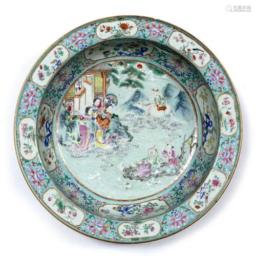 Turquoise-ground famille rose basin Chinese, Jiaqing (1796-1799) decorated with a central scene