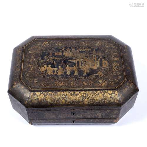Export lacquer sewing box Chinese, early 19th Century the cover decorated with figures outside a