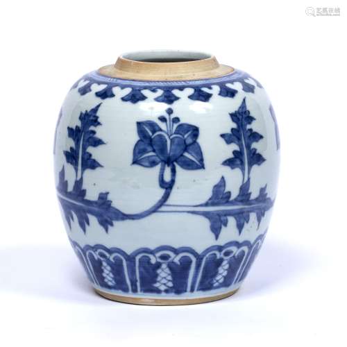 Blue & White ginger jar Chinese, Kangxi (1662 - 1722) decorated with a repeating pattern of floral