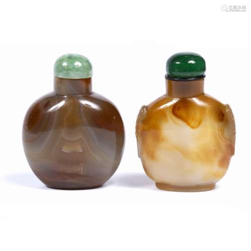 Mottled brown grey and white banded agate rounded snuff bottle Chinese, 1840-1880 fitted jade