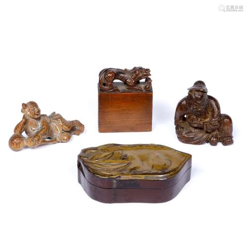 Group of bamboo pieces Chinese to include a seal with calligraphy to the base, a crouching figure, a