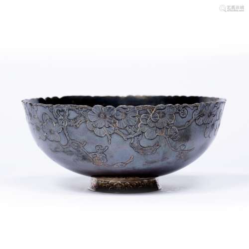Silver bowl Japanese of rounded form, the exterior around the rim finely embossed with meandering
