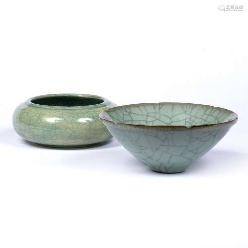 Guanware tea bowl Chinese, 19th/20th Century in the Song Dynasty style 14.5cm across x 6cm high
