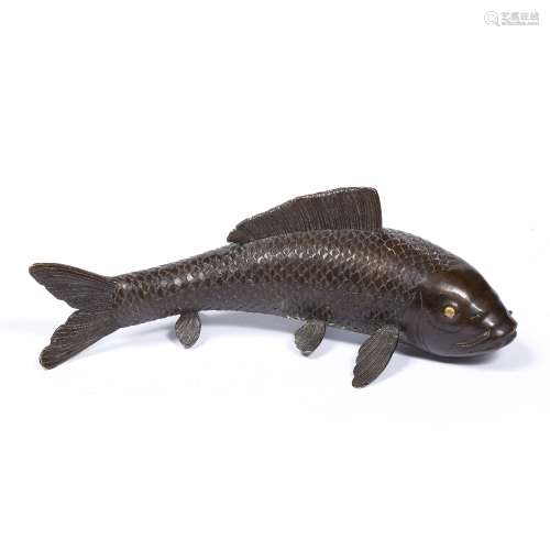 Bronze model carp Japanese the fish of slightly curved form with gilt metal eyes and raised scales