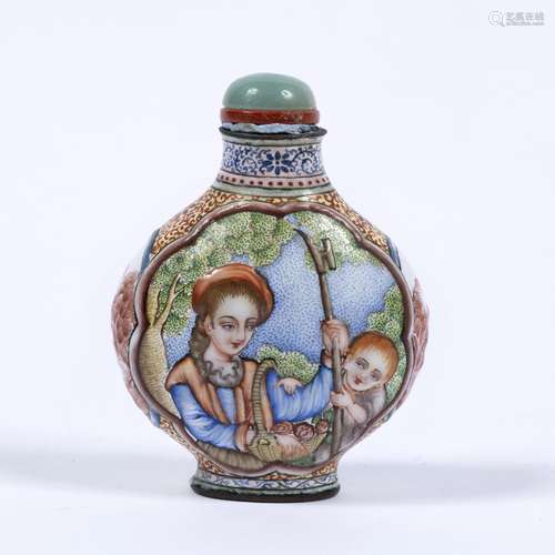 Enamel snuff bottle Chinese, 20th Century moulded with a European subject of a mother and child