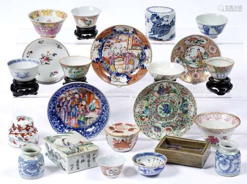 Group of tea bowls and saucers Chinese, 19th/20th Century and rectangular lidded box, porcelain seal