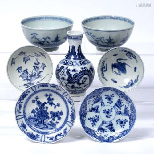Small blue and white vase Chinese, 19th Century with dragon decoration, Kangxi mark 13cm and six
